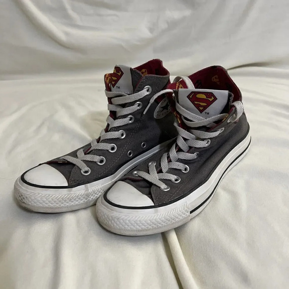 Size 5.5 - Converse Chuck Taylor All Star High Top Superman edition - Picture 1 of 7